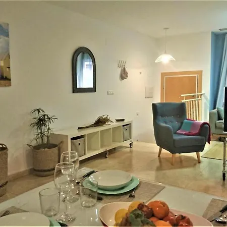 Cerca Playa-aa-patio Privado