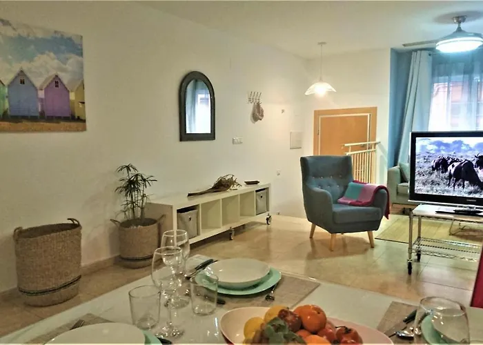 Cerca Playa-aa-patio Privado