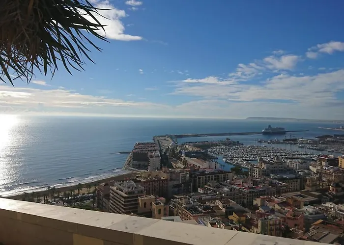 Cerca Playa-aa-patio Privado Alicante